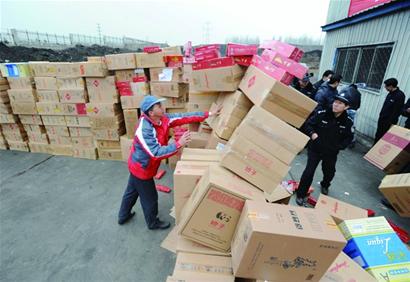 青島集中銷毀冒牌貨 970萬支假煙送進(jìn)熱電廠焚燒_山東新聞_大眾網(wǎng)